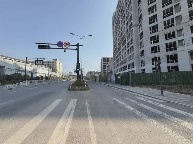 乐鱼官方网站金华这个路口人行红绿灯咋不亮